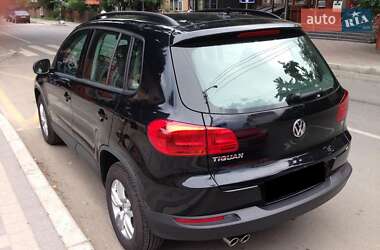 Внедорожник / Кроссовер Volkswagen Tiguan 2015 в 