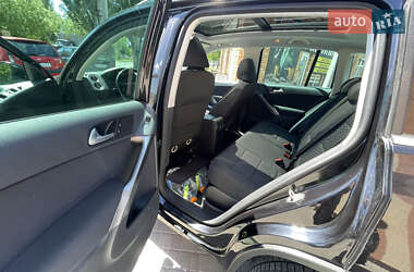 Внедорожник / Кроссовер Volkswagen Tiguan 2008 в 