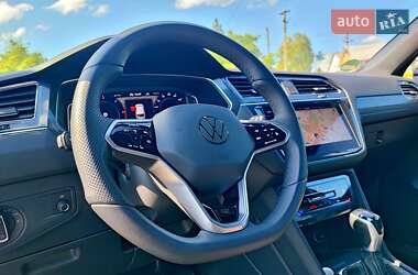 Внедорожник / Кроссовер Volkswagen Tiguan 2021 в 
