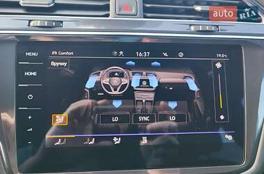 Внедорожник / Кроссовер Volkswagen Tiguan 2021 в 