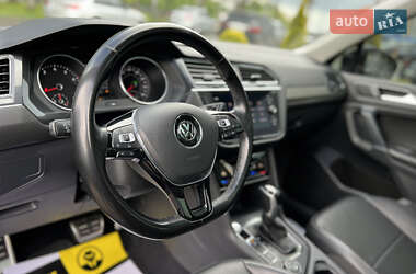 Внедорожник / Кроссовер Volkswagen Tiguan 2017 в 