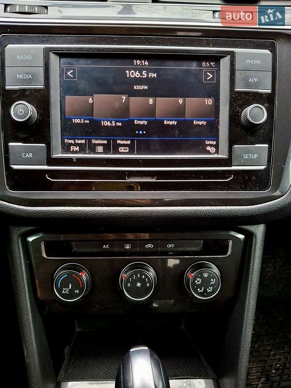 Внедорожник / Кроссовер Volkswagen Tiguan 2017 в Новых Петровцах