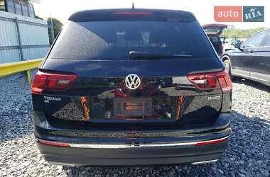 Внедорожник / Кроссовер Volkswagen Tiguan 2020 в 