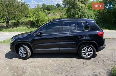 Внедорожник / Кроссовер Volkswagen Tiguan 2015 в 