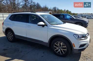 Внедорожник / Кроссовер Volkswagen Tiguan 2019 в 