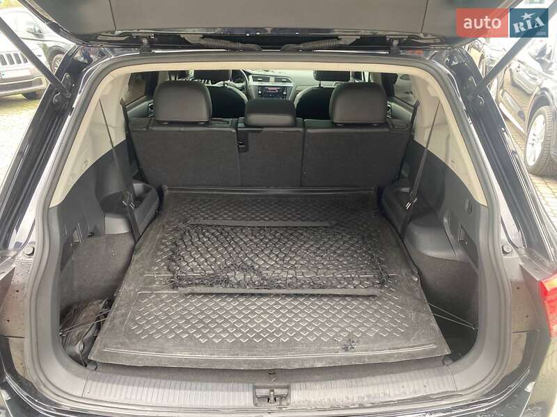 Внедорожник / Кроссовер Volkswagen Tiguan 2017 в Львове