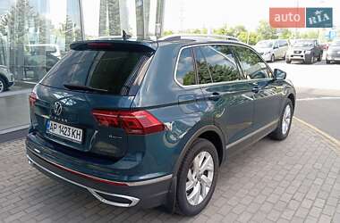 Внедорожник / Кроссовер Volkswagen Tiguan 2021 в 