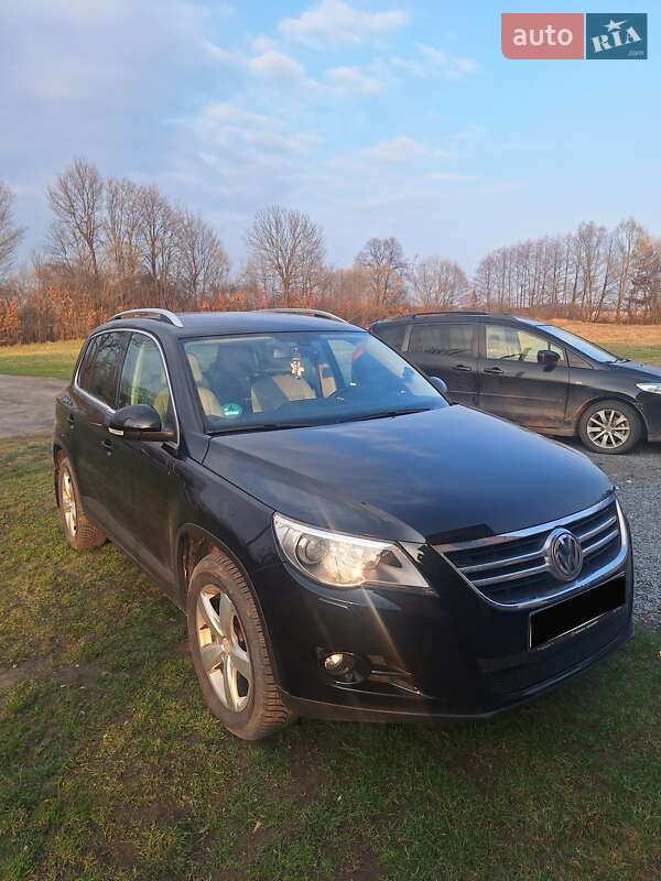 Внедорожник / Кроссовер Volkswagen Tiguan 2010 в Львове