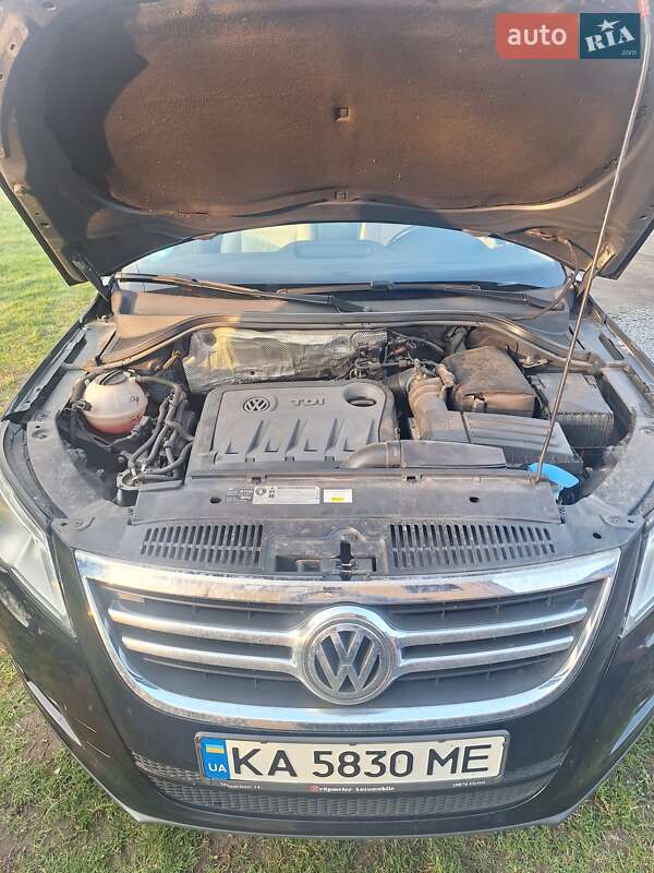 Внедорожник / Кроссовер Volkswagen Tiguan 2010 в Львове