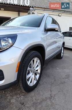 Позашляховик / Кросовер Volkswagen Tiguan 2017 в 