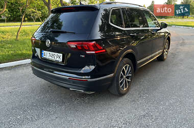 Внедорожник / Кроссовер Volkswagen Tiguan 2018 в 
