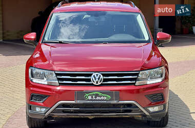 Внедорожник / Кроссовер Volkswagen Tiguan 2017 в 