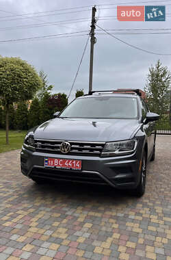 Внедорожник / Кроссовер Volkswagen Tiguan 2019 в 