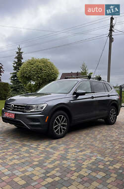 Внедорожник / Кроссовер Volkswagen Tiguan 2019 в 