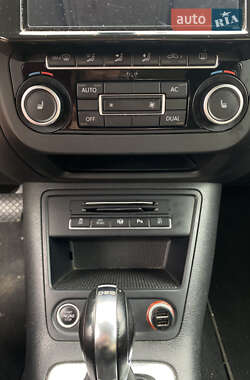Внедорожник / Кроссовер Volkswagen Tiguan 2011 в 