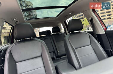 Внедорожник / Кроссовер Volkswagen Tiguan 2019 в 