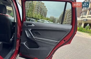Внедорожник / Кроссовер Volkswagen Tiguan 2019 в 