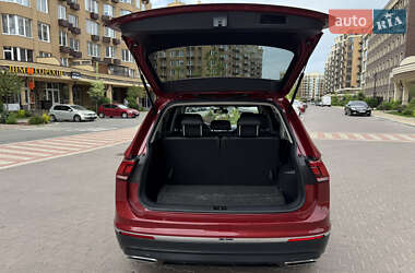 Внедорожник / Кроссовер Volkswagen Tiguan 2019 в 