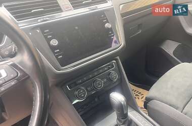 Позашляховик / Кросовер Volkswagen Tiguan 2020 в 