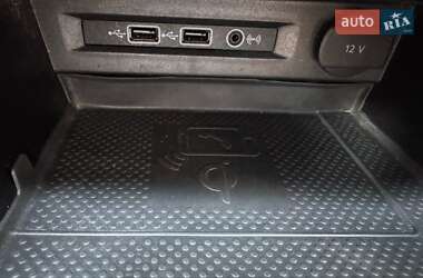 Внедорожник / Кроссовер Volkswagen Tiguan 2019 в 