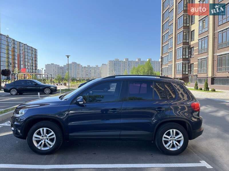 Позашляховик / Кросовер Volkswagen Tiguan 2015 в Чернігові