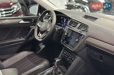 Внедорожник / Кроссовер Volkswagen Tiguan 2024 в 