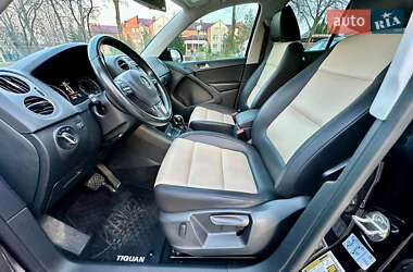 Внедорожник / Кроссовер Volkswagen Tiguan 2017 в 