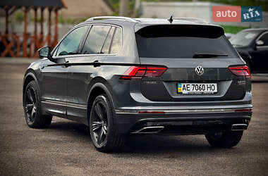 Внедорожник / Кроссовер Volkswagen Tiguan 2017 в 