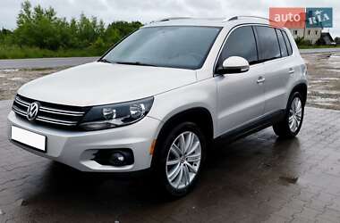 Позашляховик / Кросовер Volkswagen Tiguan 2014 в 