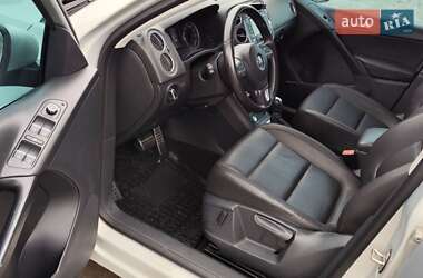 Позашляховик / Кросовер Volkswagen Tiguan 2014 в 