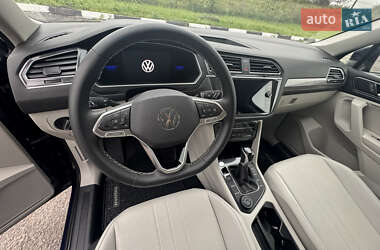 Внедорожник / Кроссовер Volkswagen Tiguan 2022 в 
