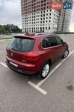 Позашляховик / Кросовер Volkswagen Tiguan 2011 в 