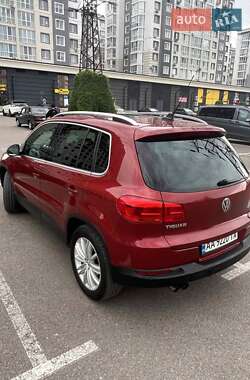 Позашляховик / Кросовер Volkswagen Tiguan 2011 в 