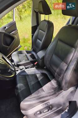 Внедорожник / Кроссовер Volkswagen Tiguan 2015 в 