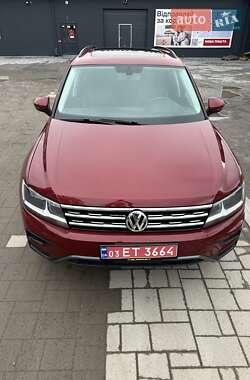 Позашляховик / Кросовер Volkswagen Tiguan 2020 в 