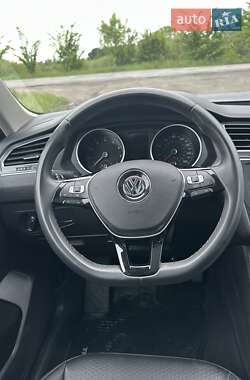 Позашляховик / Кросовер Volkswagen Tiguan 2020 в 