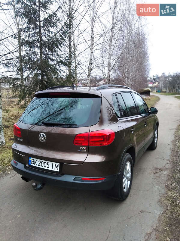Внедорожник / Кроссовер Volkswagen Tiguan 2012 в Ровно