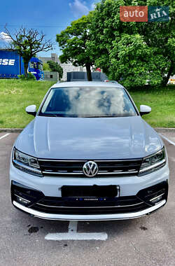 Внедорожник / Кроссовер Volkswagen Tiguan 2017 в Житомире