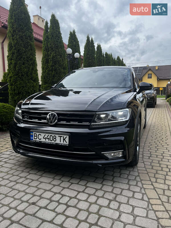 Позашляховик / Кросовер Volkswagen Tiguan 2016 в Львові