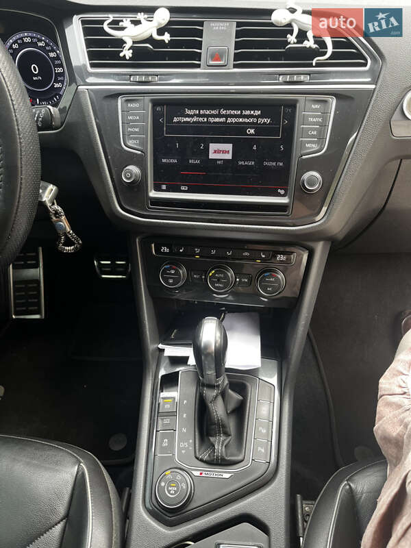 Позашляховик / Кросовер Volkswagen Tiguan 2016 в Львові