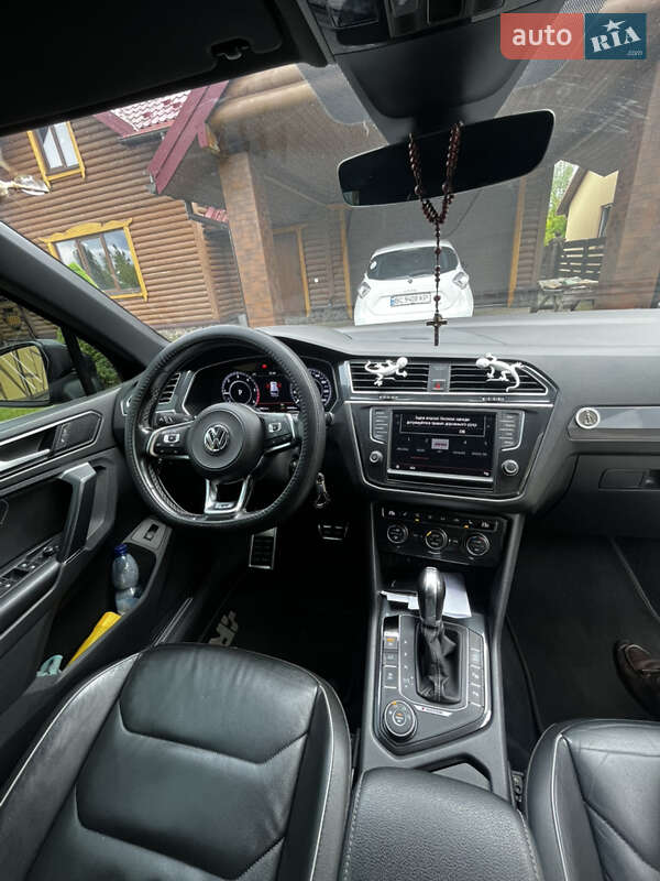 Позашляховик / Кросовер Volkswagen Tiguan 2016 в Львові