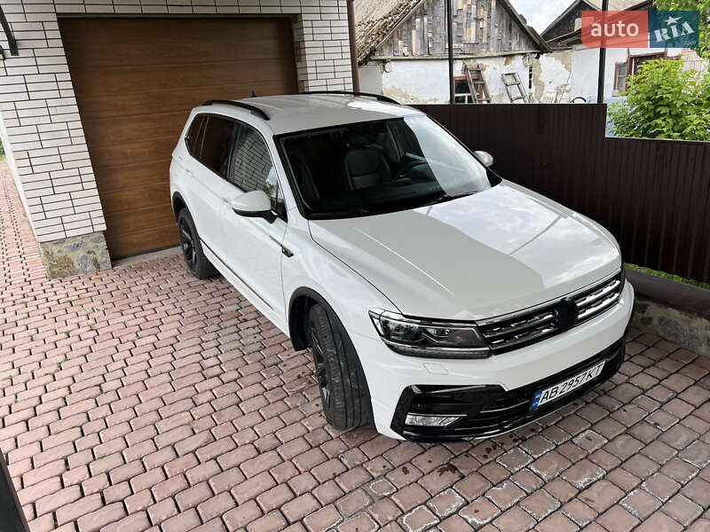Внедорожник / Кроссовер Volkswagen Tiguan 2020 в Калиновке