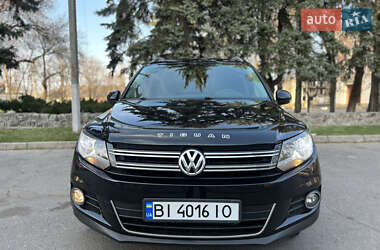 Внедорожник / Кроссовер Volkswagen Tiguan 2013 в 