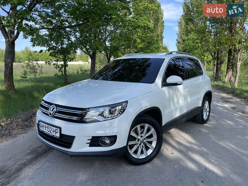 Внедорожник / Кроссовер Volkswagen Tiguan 2014 в 