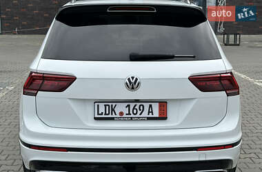 Внедорожник / Кроссовер Volkswagen Tiguan 2020 в 