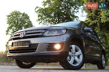 Позашляховик / Кросовер Volkswagen Tiguan 2014 в 