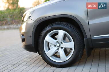 Позашляховик / Кросовер Volkswagen Tiguan 2014 в 