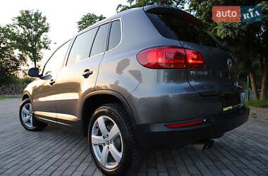 Позашляховик / Кросовер Volkswagen Tiguan 2014 в 