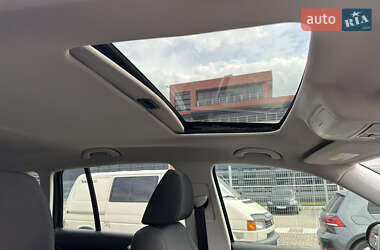 Позашляховик / Кросовер Volkswagen Tiguan 2012 в 