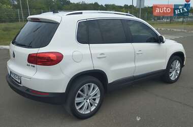 Внедорожник / Кроссовер Volkswagen Tiguan 2013 в 